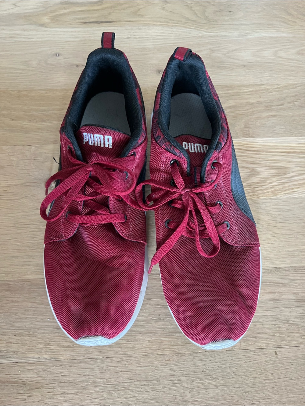 Puma Men's Red and Black Athletic Sneakers